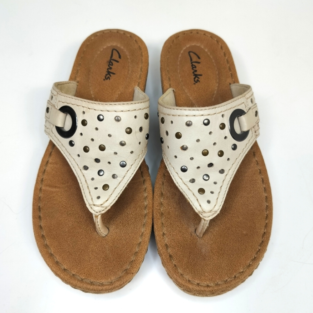 2/$30 Clarks Leather Upper Women's 7M Cream and Tan Sandals EUC‎ Boho Beach